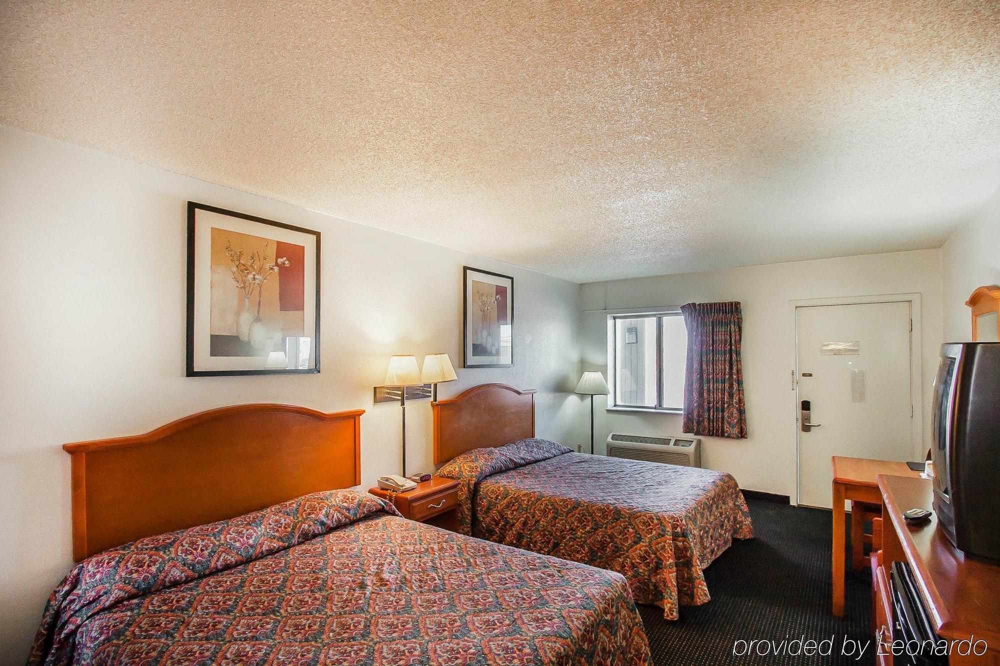 Rodeway Inn Эфингем Экстерьер фото